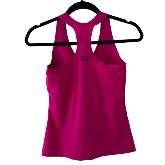 Monreal London Essential V-Neck Sports Tank Top - Picture 2 of 7